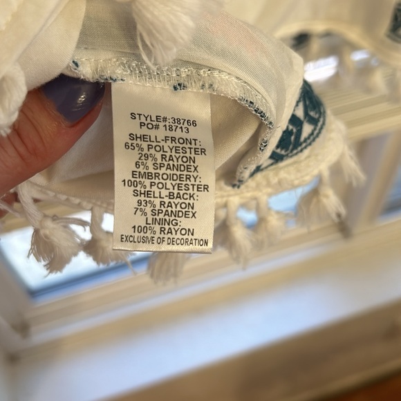 Skies are Blue White Embroidered Halter Top sz M - Picture 4 of 5